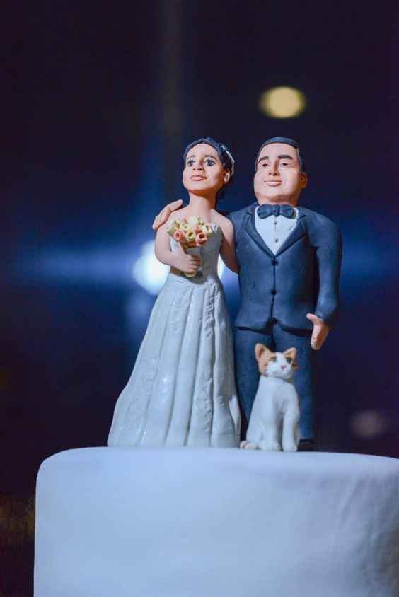 Cake topper