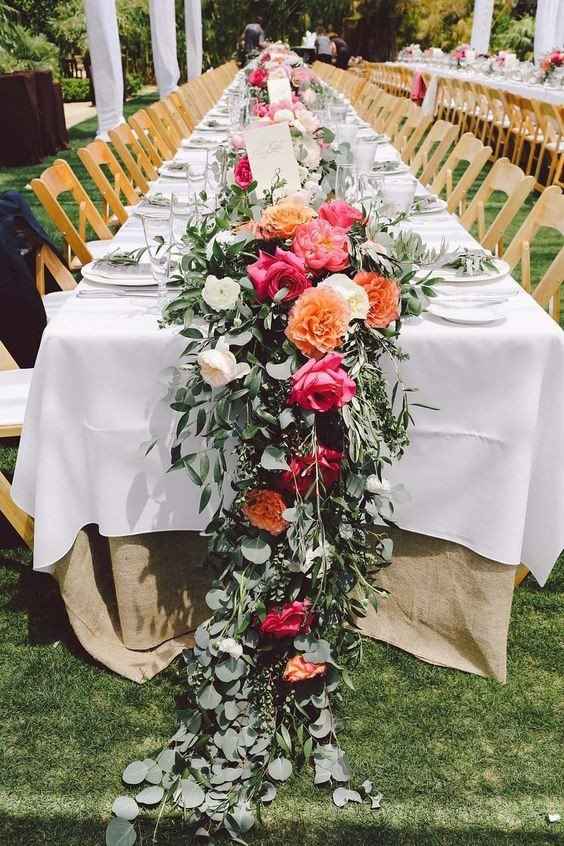 Caminos de mesa florales