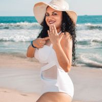 📸 Publica una foto mostrando su anillo de compromiso o alianza de boda - 1