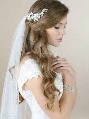 Tiara o tocado? Cabello suelto o recogido?? - 4