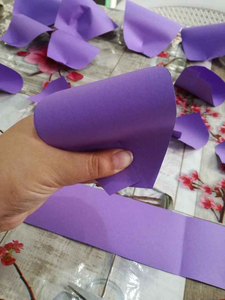 este recorte servira para que el petalo tome forma