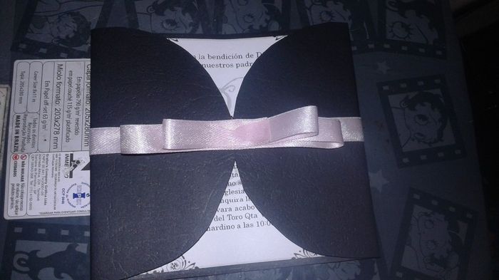 opcion 3 le falta el logo en centro