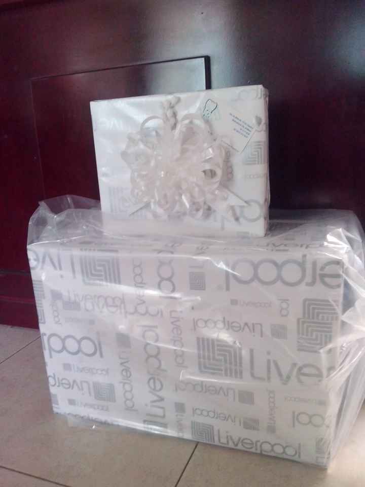 Y comienzan a llegar los regalos!!!....  - 1
