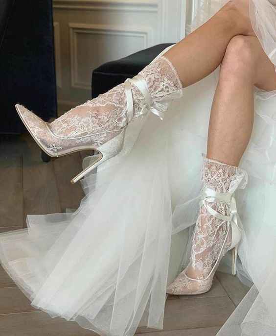 Medias decoradas para tu look nupcial ¿si o no? - 1