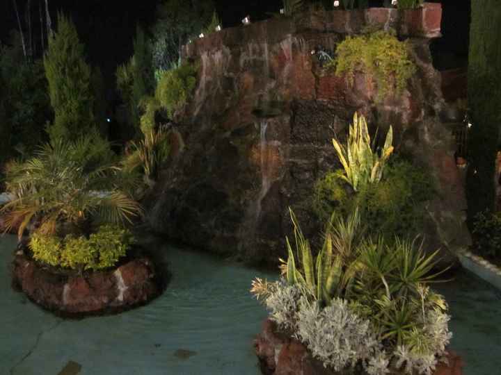 la fuente del jardin