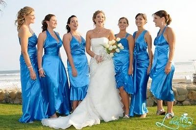 COLOR DEL VESTIDO DE LAS DAMAS