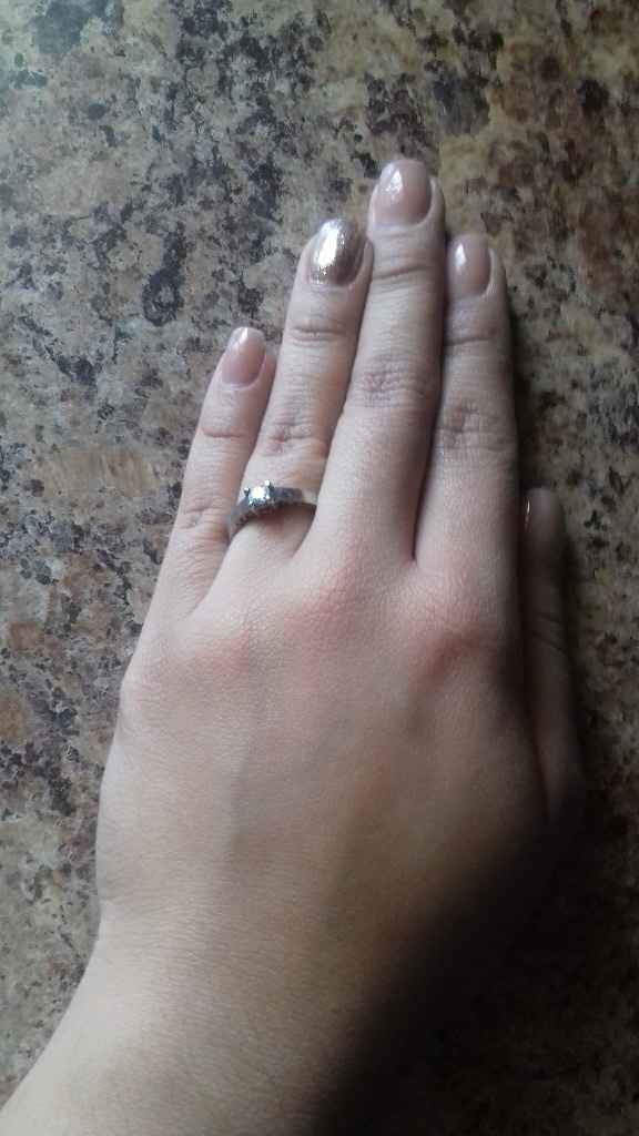 enamorada de él mejor y de mi anillo!