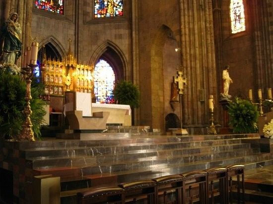 el altar de cerca