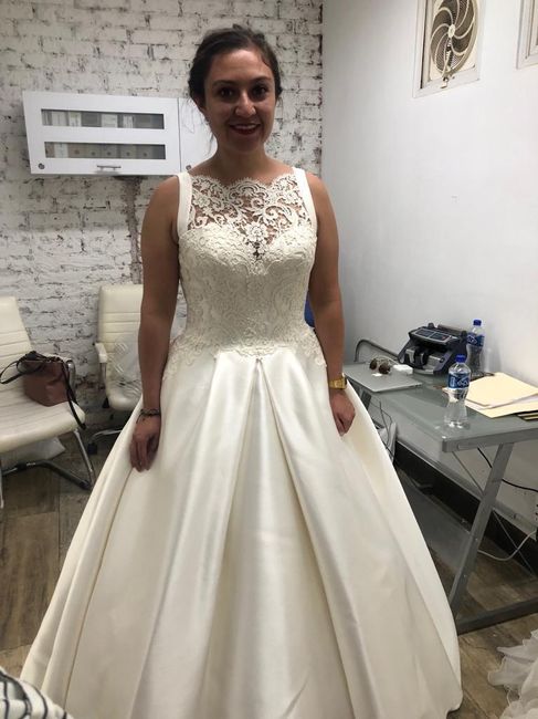 Me caso...¿con un vestido clásico o sexy? 1