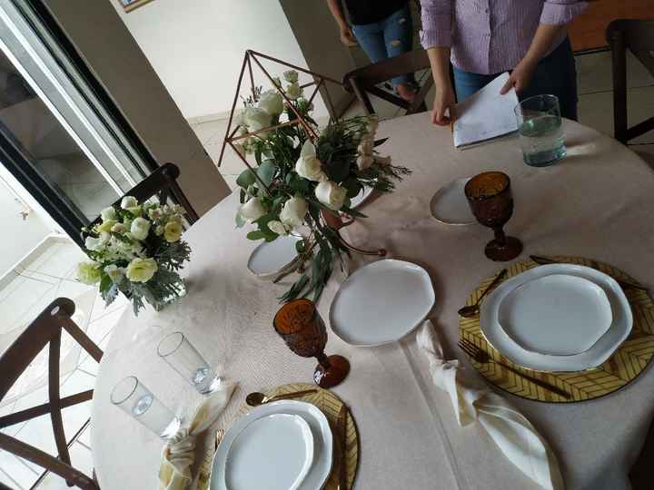 Montaje de mesas para mí boda civil. - 2