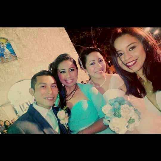 saliendo de la iglesia