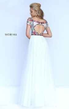 Vestido con encajes tipicos Mexicanos
