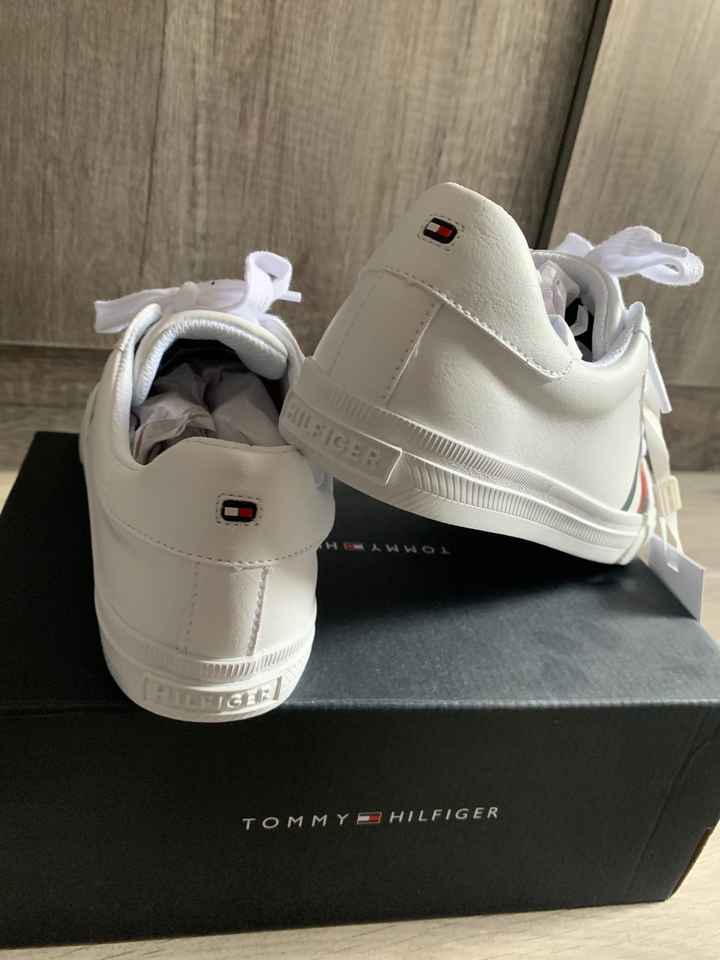 Mi lenceria y mis tenis para mi dia b - 3