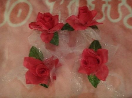 los brazaletes para mis damitas de honor y mejores amigas!