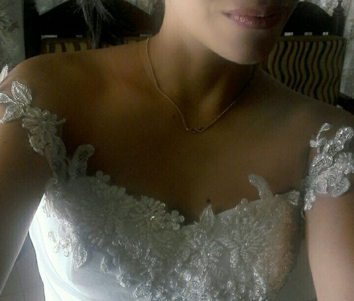  Detalles en las mangas del vestido - 1