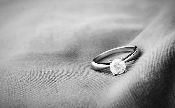 Hubiera elegido otro anillo de compromiso: ¿V o F? - 1