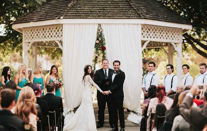 Felices los novios.