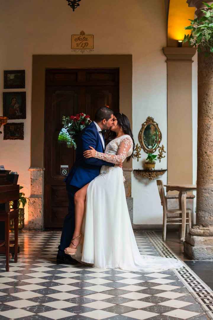 En el Trash the dress beso 4