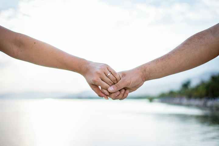  Presuman su anillo de compromiso - 1