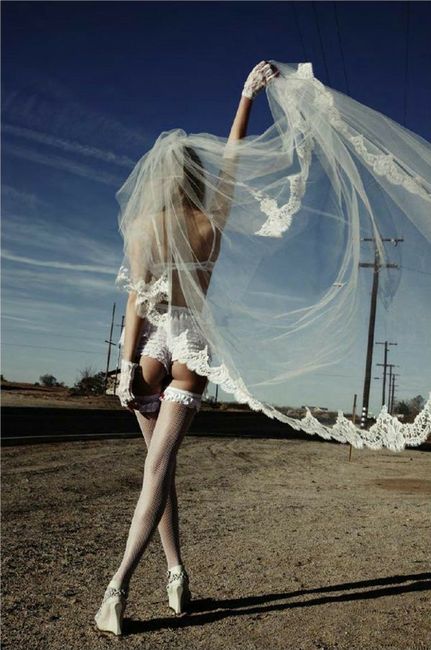 "Trash the Dresses Bridal" 5