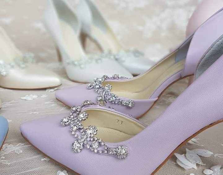 ¿Ya sabes de qué color serán tus zapatos ? - 1