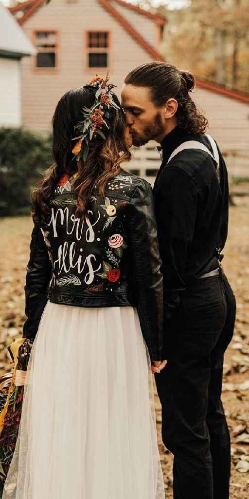 "Novias con chamarra" - 3