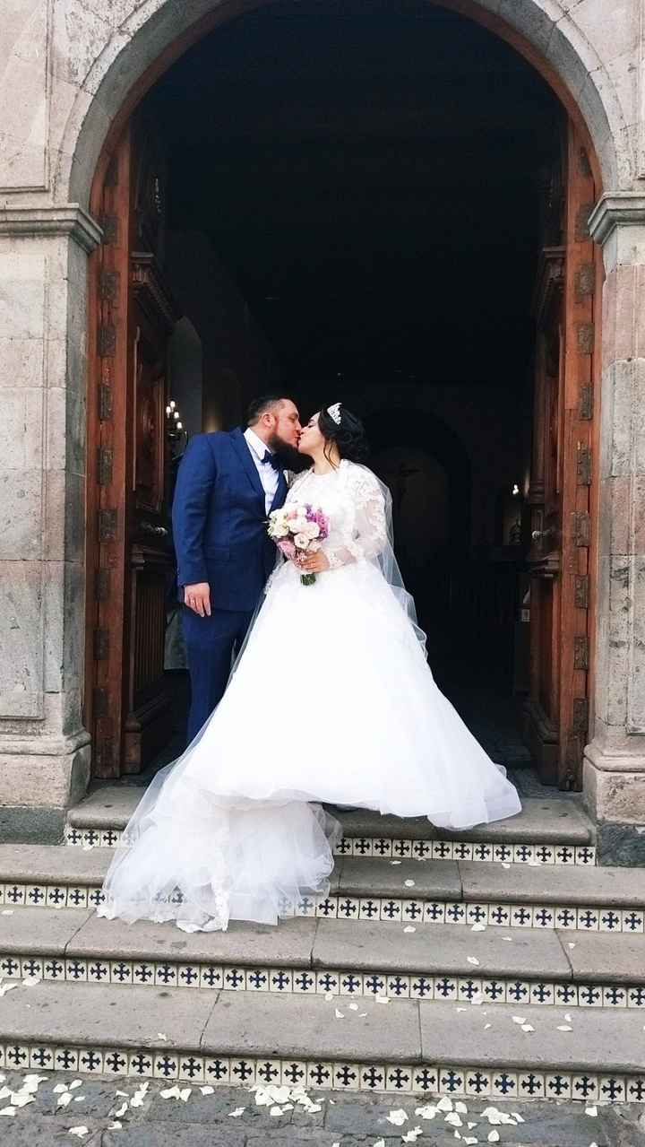 El primer beso de esposos - 1