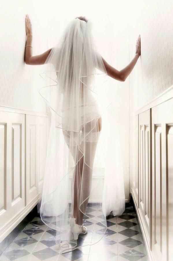 "Trash the Dresses Bridal" - 6