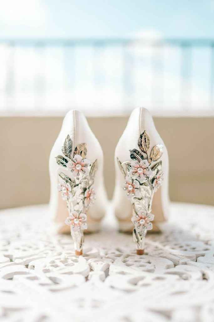"Zapatito Blanco" - 3