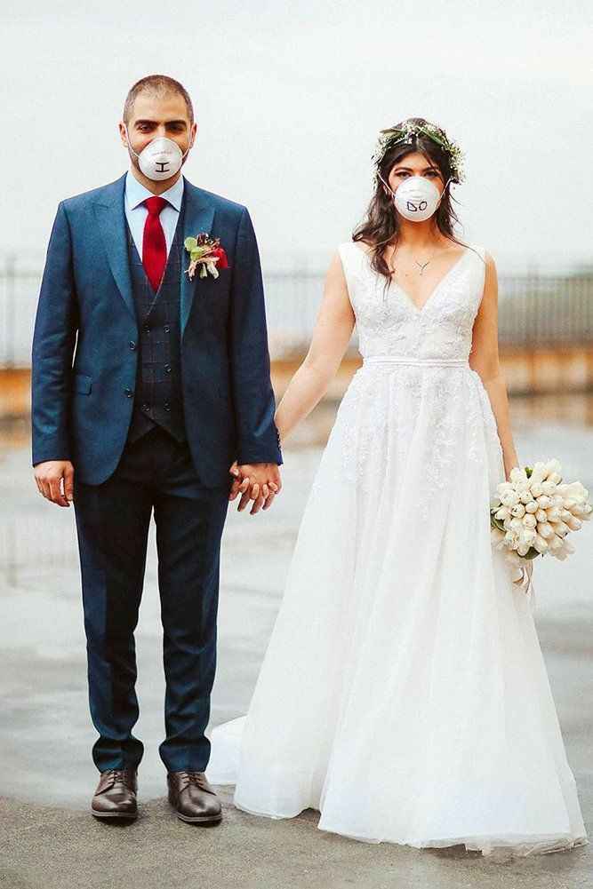 "Novios con Cubrebocas" - 2