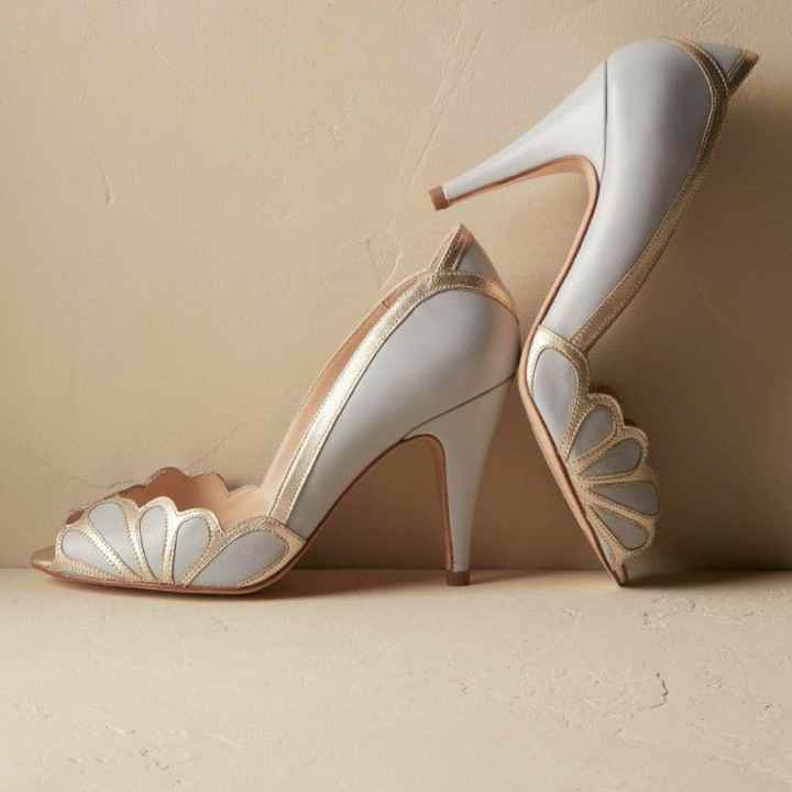 "Zapatos Con Estilo Clásico" - 4