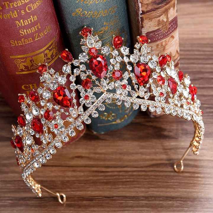 "Look con Tiaras Rojas" - 1