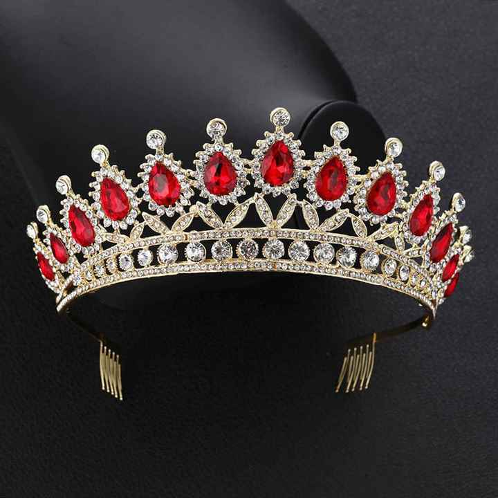 "Look con Tiaras Rojas" - 3