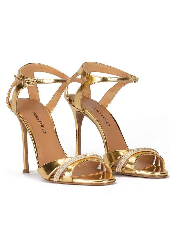 "Zapatos en Tono Dorado" - 1