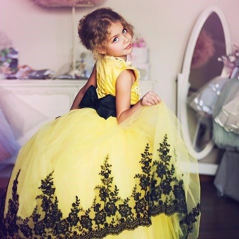 En el vestido de las pajesitas