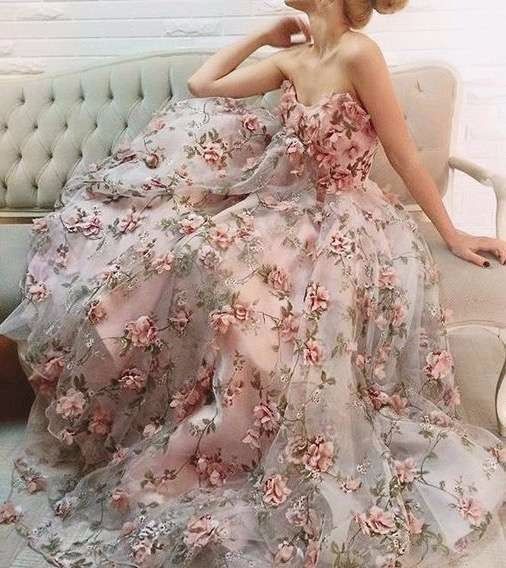 Vestidos de novia con flores naturales 8