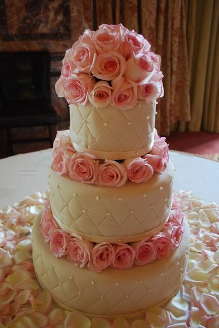 pink wedding cake 3