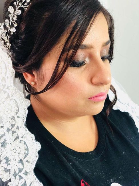 mirando hacia abajo para ver los tonos de las sombras