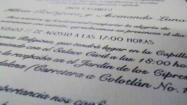 una parte de lo que es la invitacion! donde se ven mas claro el realce de las letras!