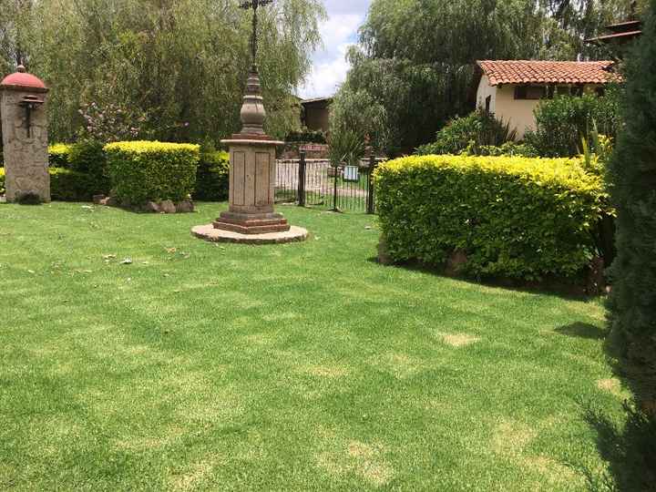 la entrada de los invitados que lleguen despues de las ceremonias!