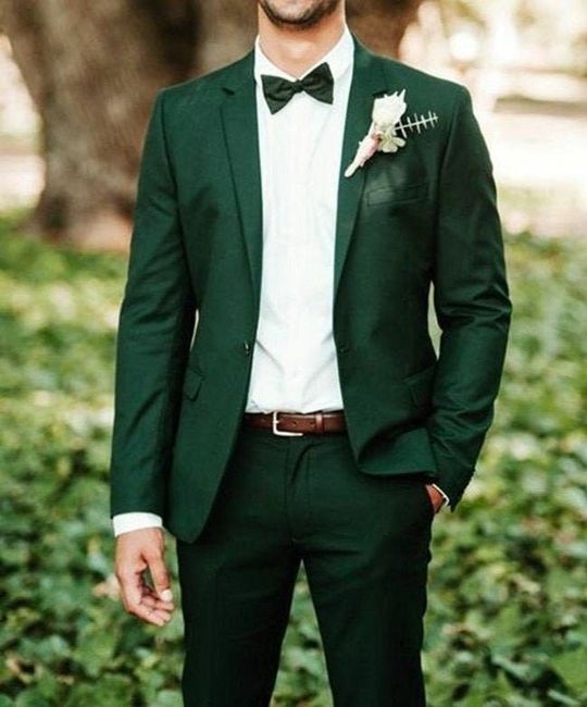 Trajes de novio en color verde 💚🍀 10