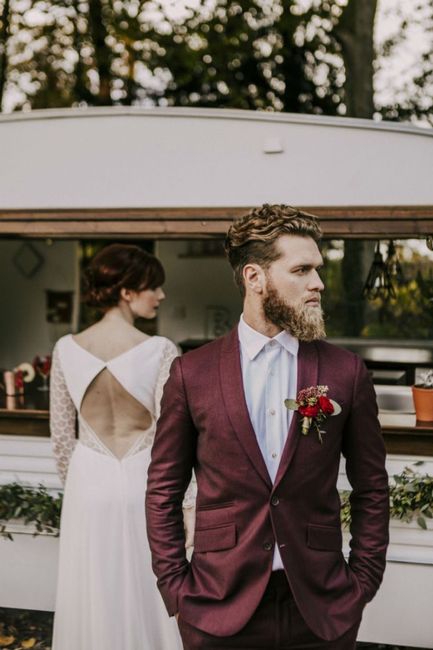 Trajes en color rojo ❤️ 15