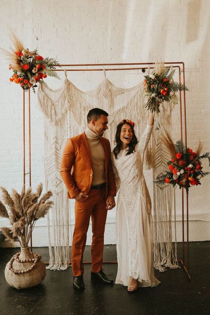 Traje de novio en color naranja 🧡 8