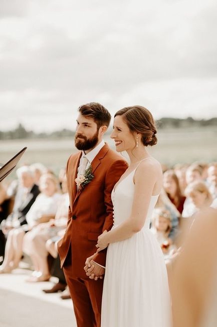Traje de novio en color naranja 🧡 10