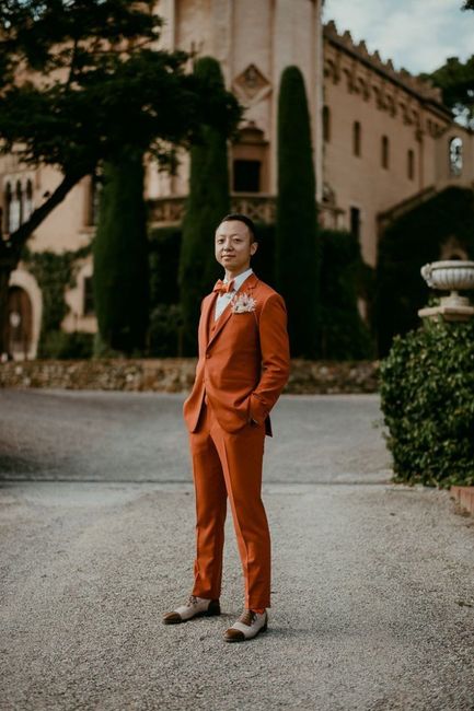 Traje de novio en color naranja 🧡 14
