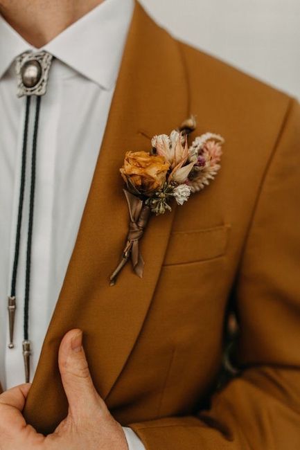 Traje de novio en color naranja 🧡 16