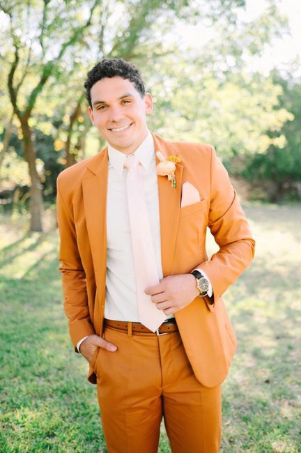 Traje de novio en color naranja 🧡 19