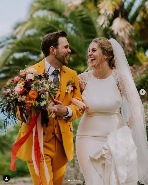 Traje de novio en color amarillo 💛 18