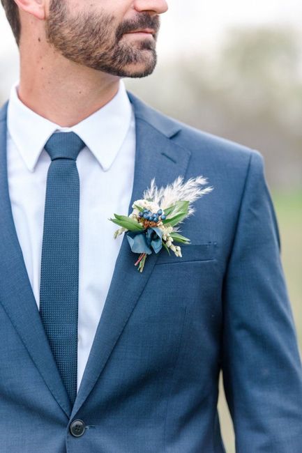 Traje de novio en color azul 💙 24