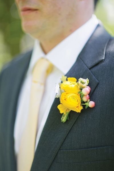 Botonier en color amarillo 💛 4